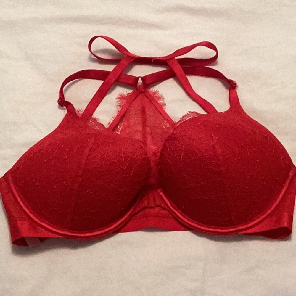 Victorias SecretVery Sexy Plunge Bra !! Gorgeous Bra Brand New with Tags. ♥️